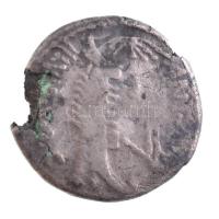 Római Köztársaság / Marcus Antonius Kr.e. 32-31. légiós Denár Ag (2,12g) T:3
Republic of Rome / Mar...