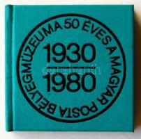 1980 50 éves a Magyar Posta Bélyegmúzeuma mini könyv a Postavezérigazgatóság kiadásában