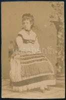 cca 1890-1900 Lenhossek Adél, hátoldalán feliratozott keményhátú fotó, körbevágva, 10x6,5 cm