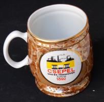 Díszes hollóházi porcelán söröskorsó Csepel művek reklámmal, sorszámmal