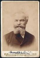 1894 Munkácsy Mihály (1844-1900) portréja utólagos filces? aláírással, kemény hátú fotó Halácsy fényképész felvétele, 16x11 cm
