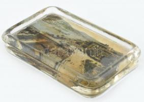 Budapesti látképpel (Lánchíd, pesti hídfő) díszített, régi üveg levélnehezék, egyik sarkán kissé sér...