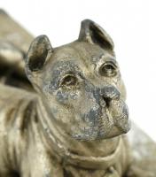 Kutya szobor, fém szobor. Sérüléssel a talapzaton. 13x6,5 cm