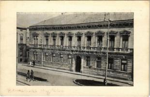 1945 Pécs, M. kir. Erzsébet Tudományegyetem Stomatológiai Intézete (felületi sérülés / surface damage)