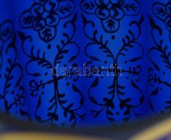 Régi kék talpas üvegpohár, aranyozott motívumokkal, kopott, jelzés nélkül. m:15cm