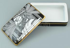 Hollóházi hamutál Szász Endre által tervezett dekorral. Matricás, jelzett, hibátlan. d: 10,5 cm és b...