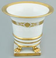 Herendi aranyozott porcelán oroszlánlábas váza. Kézzel festett, jelzett, kopással. d: 14,5 cm , m: 13 cm