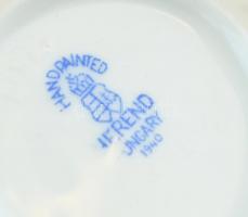 Herendi aranyozott porcelán oroszlánlábas váza. Kézzel festett, jelzett, kopással. d: 14,5 cm , m: 1...