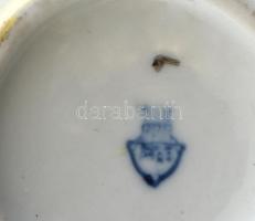 Zsolnay porcelán modern váza, tervező: Török János, kézzel festett, jelzett, kopásnyomokkal, apró má...