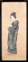 Jelzés nélkül, 1870-1920 körül működött japán művész, Meidzsi/Taisó-kor: Gésa kék-zöld kimonóban és ogi legyezővel. Vegyes technika, selyem, kissé foltos, gyűrődéssel. Üvegezett, kissé sérült fa keretben. 68×30 cm