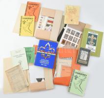 Cserkészettel kapcsolatos könyv és papírrégiség tétel, 1933-as gödöllői Jamboree anyagok, kiadványok, folyóiratok, stb.