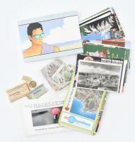 Kis vegyes nyomtatvány tétel, térkép, képeslapok, bélyegek, 10 db-os képeslap-gyűjtemény Nagasaki városáról, stb.
