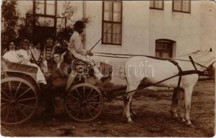 1909 Fertőszentmiklós, hintó. photo
