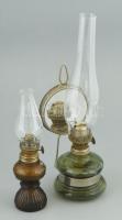 2 db petróleumlámpa üveggel (tükrös hátlappal, füst színű üveggel, ill. barna üveggel), m: 23 cm, 34 cm