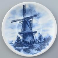 Delft Ter Steege BV szélmalmot ábrázoló dísztényér Máz alatti kék festéssel, jelzett, hibátlan d: 16 cm