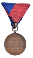 1938. "Felvidéki Emlékérem" Br kitüntetés mellszalagon T:1- patina Hungary 1938. "Upp...