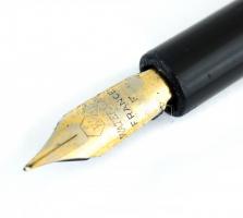 Waterman töltőtoll 3 db patronnal, eredeti dobozában, sérült, h: 14,5 cm