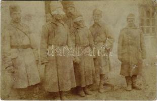 Első világháborús orosz katonák kivégzés előtt, osztrák-magyar katonák / WWI Russian soldiers before execution by the K.u.k. soldiers. photo (gyűrődések / creases)