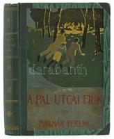 Molnár Ferenc: A Pál-utcai fiúk. Regény kis diákok számára. Vadász Miklós rajzaival. Bp., 1916., Franklin, 242 p.+8 t. Második kiadás. Átkötött illusztrált félvászon-kötés, kopott borítóval.