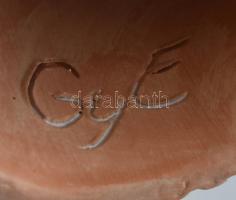 Győrbíró Enikő (1932-1999): Hölgy kalappal, színes kerámia, hibátlan, jelzett, m: 22,5cm