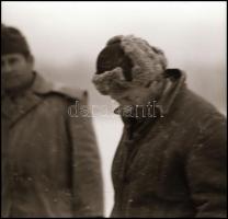 cca 1969 Balatoni halászok, jég alatti húzóháló előkészítése, 7 db vintage NEGATÍV Zsigri Oszkár (19...