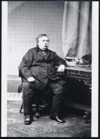 cca 1870 Deák Ferenc (1803-1876) ,,a haza bölcse, államférfi, politikus, Fekete György (1904-1990) budapesti fényképész hagyatékából 1 db másolati NEGATÍV (4,9x3,5 cm) + az erről készült mai nagyítás, 17,5x12,6 cm