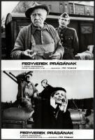 1974 ,,Fegyverek Prágának - a bátrak páncélvonata című csehszlovák filmről készült 13 db produkciós filmfotó, 18x24 cm