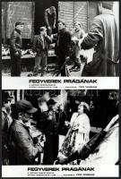 1974 ,,Fegyverek Prágának - a bátrak páncélvonata" című csehszlovák filmről készült 13 db produ...