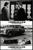 1973 ,,A rendőrség csak áll és néz című olasz filmről készült 13 db produkciós filmfotó, 18x24 cm