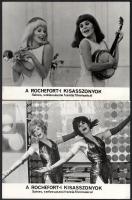 1967 ,,A Rochefort-i kisasszonyok című francia filmmusicalról készült 13 db produkciós filmfotó, 18x24 cm