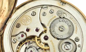14 K arany (Au) Doxa nyitott zsebóra. Jelzett, működő állapotban, kissé laza hátlappal. d: 48 mm, br...