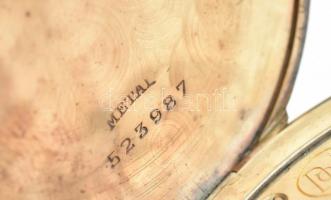 14 K arany (Au) Doxa nyitott zsebóra. Jelzett, működő állapotban, kissé laza hátlappal. d: 48 mm, br...