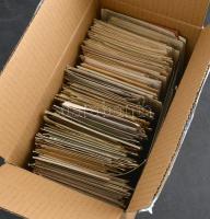 Közel 500 db modern üdvözlő lap, érdekes, színes anyag