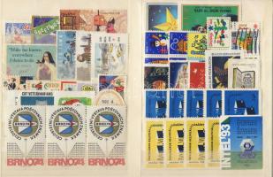 78 db levélzáró és segélybélyeg, közte Nemzeti Színház téglajegy