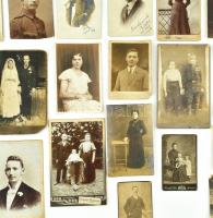 cca 1900-1930 Portrék, családi és csoportképek, 24 db régi fotó és fotólap, közte keményhátúak, vegy...