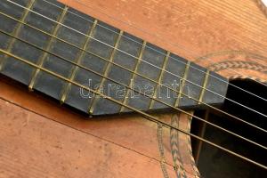 Gitár, repedt, Stowasser János hangszergyáros, császár és királyi udvar szállító, az "Első magy...