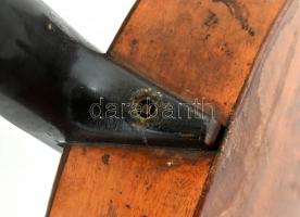 Gitár, repedt, Stowasser János hangszergyáros, császár és királyi udvar szállító, az "Első magy...