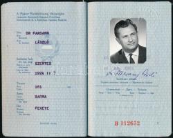 1969 Magyar Köztársaság fényképes útlevele, bejegyzésekkel.