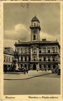 1941 Komárom, Komárno; Városháza, Klapka szobor, automobil / town hall, statue, automobile (EK)