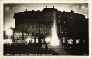 Trencsénteplic, Trencianske Teplice; Grand Hotel nagyszálloda este / hotel at night