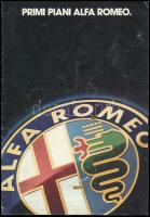cca 1980 Alfa Romeo autókat bemutató képes prospektus, olasz nyelvű reklámkiadvány, kissé kopott, foltos borítóval