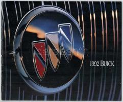 1992 Buick amerikai autókat bemutató képes prospektus, angol nyelvű reklámkiadvány, 44 p., kisebb ázásnyomokkal