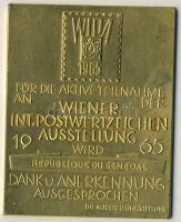 Ausztria 1965. "Nemzetközi Bélyegkiállítás-köszönetnyílvánítás Szenegálnak" nagyalakú, aranyozott Br plakett T:2 kis ph.