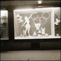 Sportüzlet olimpiai kirakata, fotónegatív, 6×6 cm
