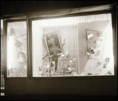 cca 1960-1970 Vizsgakirakatok, 5 db fotónegatív, 6×6 és 6×9 cm