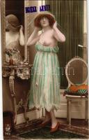 1928 Öltöző erotikus hölgy fedetlen kebellel / Dressing lady with uncovered breast, erotica. R.B. Bruxelles 5102.