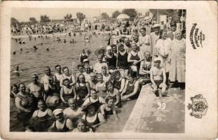 1940 Hajdúszoboszló, gyógyfürdő, fürdőzők. Czeglédy fotó, photo