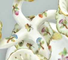 Herendi Viktória mintás négyágú gyertyatartó. Kézzel festett, jelzett, kopásnyomokkal. m: 22,5 cm