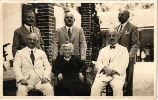 1933 Nagymaros, családi csoportkép. photo (kis szakadás / small tear)