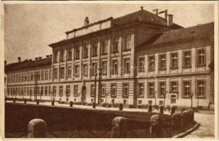 Vác, Kegyestanítórendi gimnázium. A magyar piaristák letelepülésének 300 éves emlékére (1642-1942) (vágott / cut)